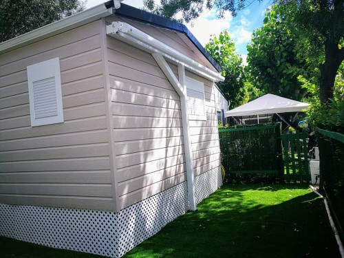 Montaje de Toldo Extensible en Camping Escorial
