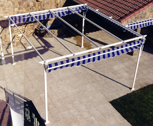 Venta de pérgola con toldo punto recto en Hoyo de Manzanares