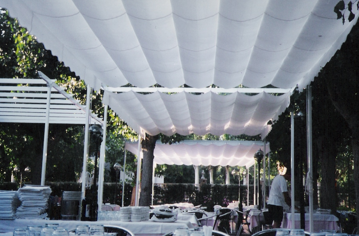 Instalación de Pérgola para Restaurante Sala en Guadarrama