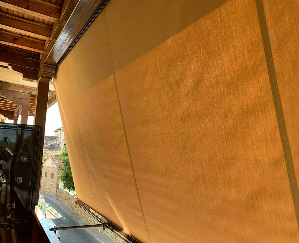 Instalación de Toldo Stor en Cerceda