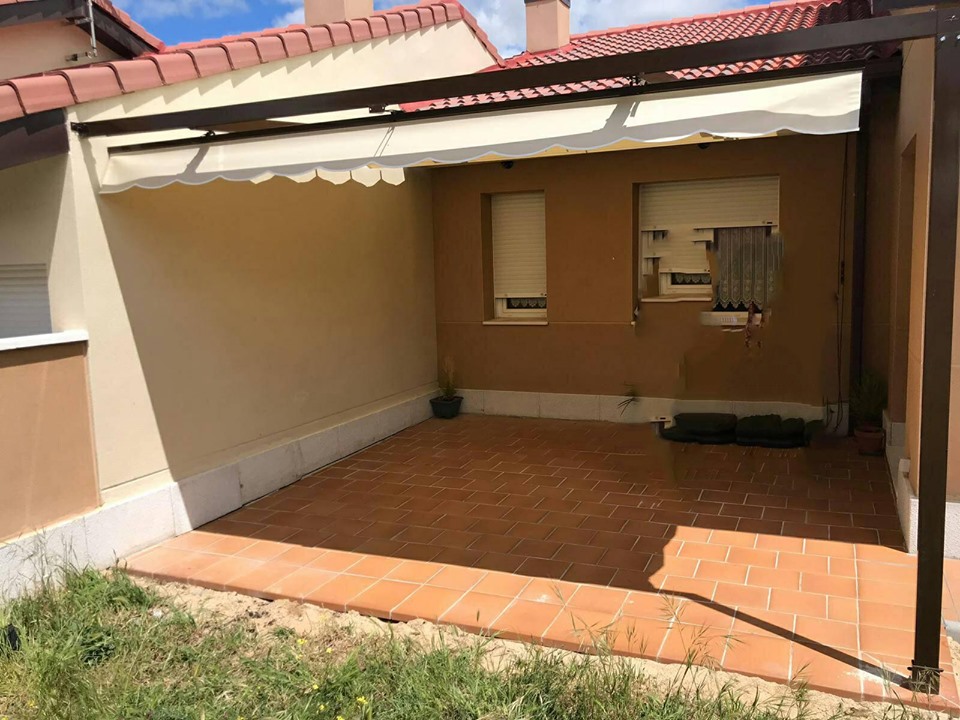 Montaje Pérgola un pie en Moralzarzal